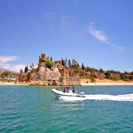 Villa In Portugal With Infinity Pool & Golf Nearby *