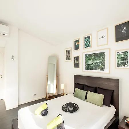 Villa In Portugal With Infinity Pool & Golf Nearby 빌라 *
