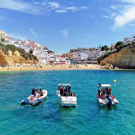 Villa In Portugal With Infinity Pool & Golf Nearby