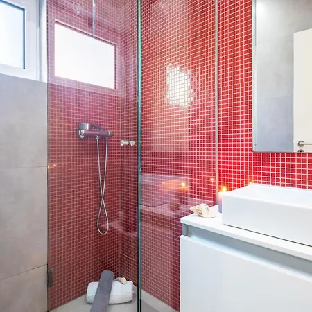 Modern 4 Bed Villa, Private Infinity Pool, Wi-fi Alvor